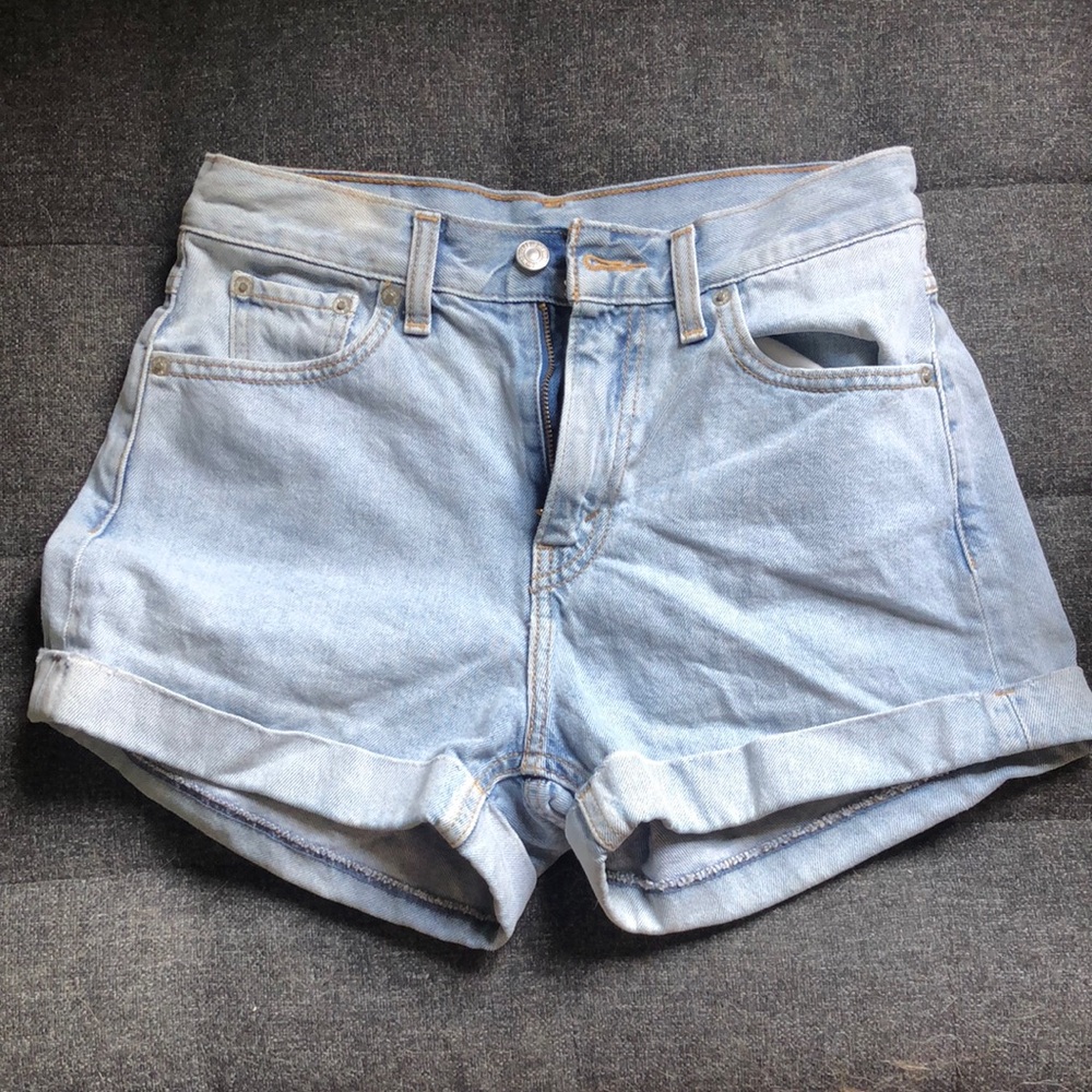 levi’s jean shorts, size 26